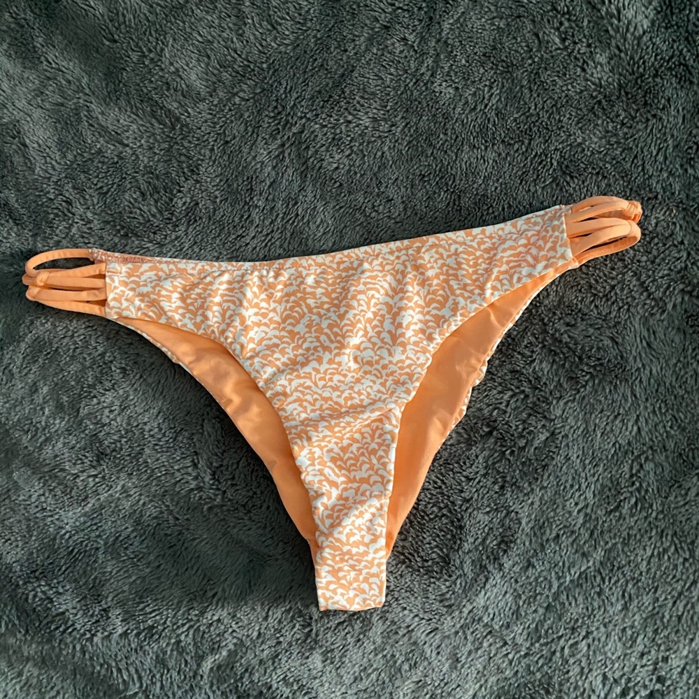Swimsuit - Picture 4 of 5